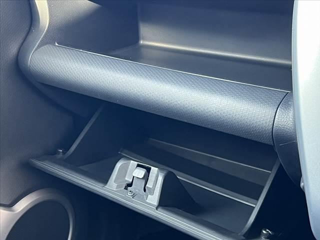 ハスラー G 車検整備付 禁煙 レーダーブレーキサポート シートヒーター アイドリングストップ 電格ミラー 横滑り防止 CDデッキ アームレスト ヘッドライトレベライザー プライバシーガラス バイザー ABS(31枚目)