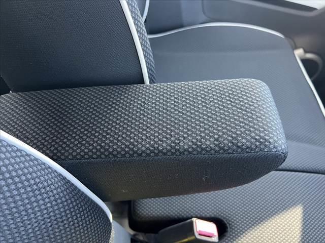 ハスラー G 車検整備付 禁煙 レーダーブレーキサポート シートヒーター アイドリングストップ 電格ミラー 横滑り防止 CDデッキ アームレスト ヘッドライトレベライザー プライバシーガラス バイザー ABS(33枚目)