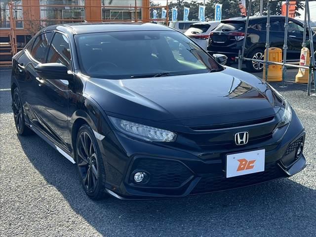 シビック ハッチバック　ホンダセンシング　車検整備付　ターボ　ホンダセンシング　社外ナビ／フルセグ／ＢＴ　ＬＥＤヘッドライト　スマートキー　Ｐスタート　ステリモ　ＥＴＣ　Ｂモニター　パドルシフト　Ａストップ　Ａライト　シートヒーター（10枚目）