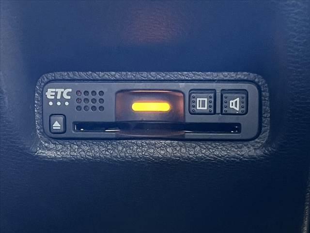 シビック ハッチバック　ホンダセンシング　車検整備付　ターボ　ホンダセンシング　社外ナビ／フルセグ／ＢＴ　ＬＥＤヘッドライト　スマートキー　Ｐスタート　ステリモ　ＥＴＣ　Ｂモニター　パドルシフト　Ａストップ　Ａライト　シートヒーター（25枚目）