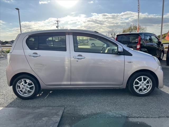 ミライース X スマートセレクションSA 後期 車検整備付 禁煙 スマートアシスト 社外ナビ バックカメラ 電動格納ミラー エコアイドルシステム リモコンキー ヘッドレスト プライバシーガラス 集中ドアロック ハロゲンヘッド 航続可能距離表示(12枚目)