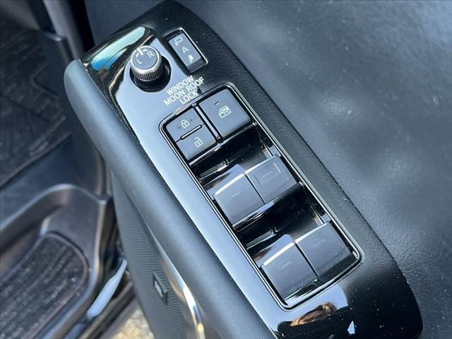 アルファード ２．５Ｓ　Ｃパッケージ　禁煙車　後期　サンルーフ　ＪＢＬ　デジタルインナーミラー　パノラミックビューモニター　１３．３インチフリップダウンモニター　メーカーナビ　セーフティセンス　両側電動スライドドア　ベンチレーション（29枚目）