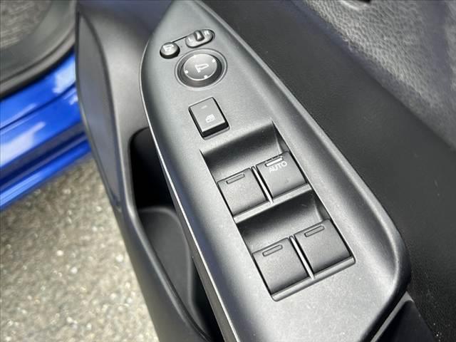 フィットハイブリッド Lパッケージ 車検整備付 シティーブレーキアクティブシステム 社外ナビ/TV クルコン LEDヘッドランプ ハーフレザーシート オートライト 革巻ステアリング SRSカーテンエアバック ドラレコ ステリモ(27枚目)