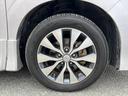 　車検整備付　禁煙　純正フルセグナビ／Ｂｌｕｅｔｏｏｔｈ　Ｂカメラ　フリップダウンＭ　電動スライドドア　エマブレ　クルコン　電格ミラー　スマートキー　Ｐスタート　革巻きステア　アームレスト　サンシェード（56枚目）