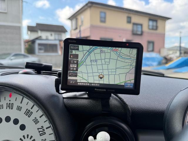 ＭＩＮＩ クーパー　クラブバン　ポータブルナビ　プッシュスタート　スマートキー　アルミホイール　オートエアコン　パワーウィンドウ　パワーステアリング　ＣＤ（9枚目）