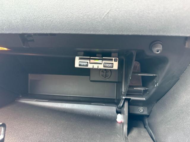 ＭＩＮＩ クーパー　クラブバン　ポータブルナビ　プッシュスタート　スマートキー　アルミホイール　オートエアコン　パワーウィンドウ　パワーステアリング　ＣＤ（17枚目）