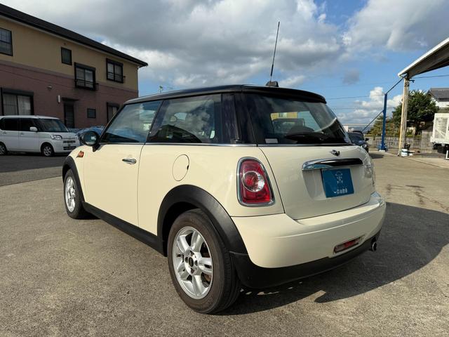 ＭＩＮＩ クーパー　クラブバン　ポータブルナビ　プッシュスタート　スマートキー　アルミホイール　オートエアコン　パワーウィンドウ　パワーステアリング　ＣＤ（26枚目）