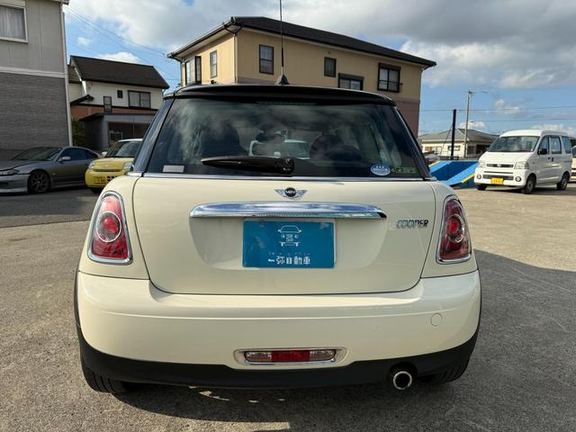 ＭＩＮＩ クーパー　クラブバン　ポータブルナビ　プッシュスタート　スマートキー　アルミホイール　オートエアコン　パワーウィンドウ　パワーステアリング　ＣＤ（27枚目）