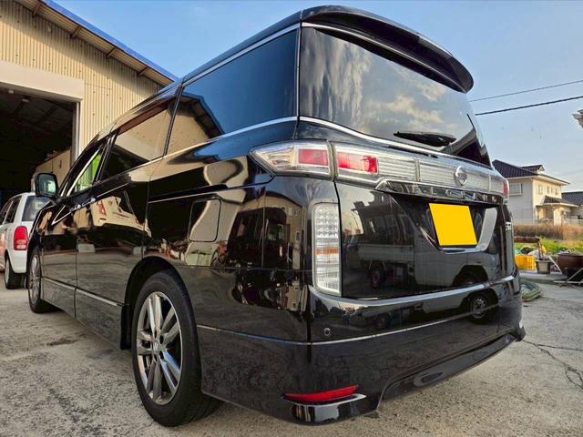 エルグランド ２５０ハイウェイスターアーバンクロム　特別仕様車　フリップダウンモニター　Ｂｌｕｅｔｏｏｔｈ対応ナビ　アラウンドビューモニター　両側パワースライドドア　スマートキー　クルーズコントロール　ＥＴＣ　７人乗り　ステアリングスイッチ　純正アルミ（10枚目）
