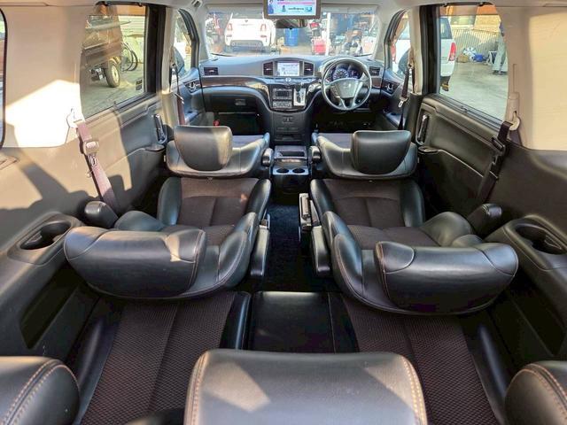 エルグランド ２５０ハイウェイスターアーバンクロム　特別仕様車　フリップダウンモニター　Ｂｌｕｅｔｏｏｔｈ対応ナビ　アラウンドビューモニター　両側パワースライドドア　スマートキー　クルーズコントロール　ＥＴＣ　７人乗り　ステアリングスイッチ　純正アルミ（13枚目）