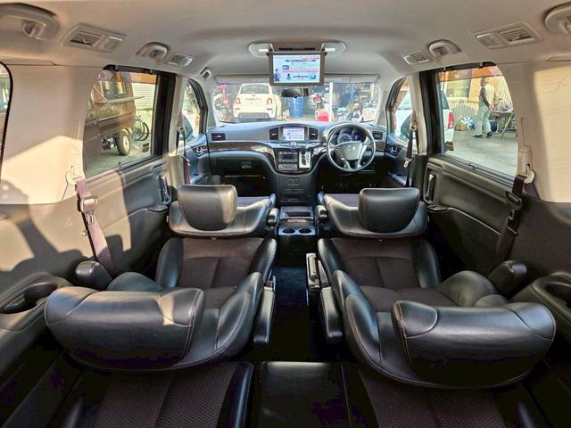 エルグランド ２５０ハイウェイスターアーバンクロム　特別仕様車　フリップダウンモニター　Ｂｌｕｅｔｏｏｔｈ対応ナビ　アラウンドビューモニター　両側パワースライドドア　スマートキー　クルーズコントロール　ＥＴＣ　７人乗り　ステアリングスイッチ　純正アルミ（14枚目）