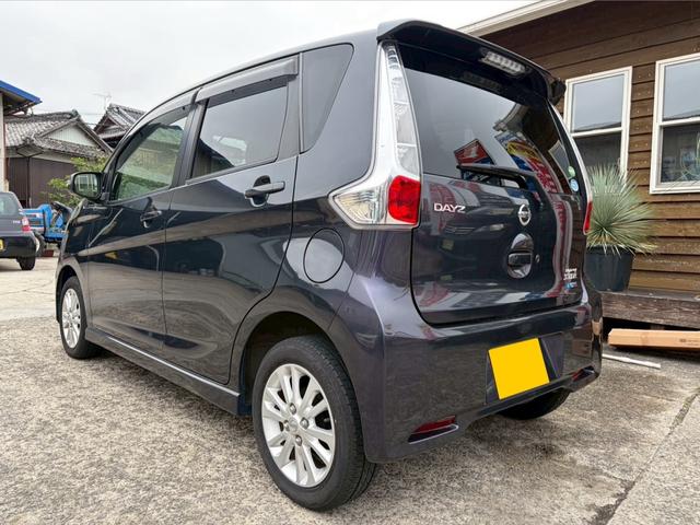 デイズ ハイウェイスター　Ｘ　Ｂｌｕｅｔｏｏｔｈナビ付き　ＤＶＤ再生　ＥＴＣ　バックカメラ　スマートキー　フルオートエアコン　純正アルミホイール　ドライブレコーダー　プッシュスタート　タイミングチェーン式エンジン（10枚目）