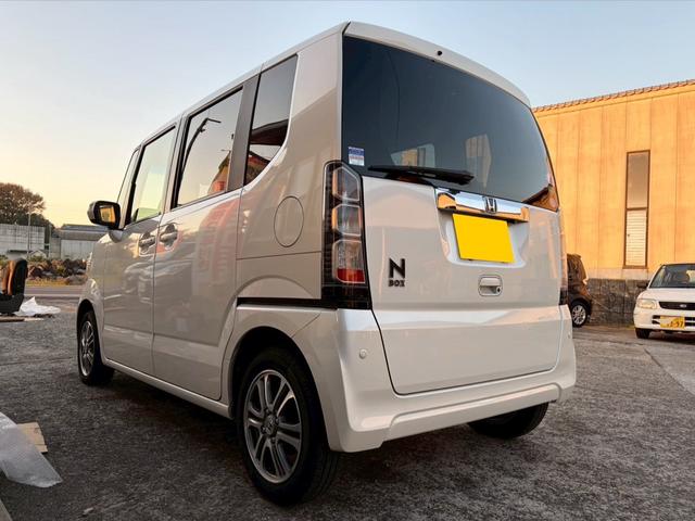 Ｎ－ＢＯＸ Ｇ　ＳＳパッケージ　ＳＤナビ　バックカメラ　ＥＴＣ　両側パワースライドドア　純正アルミホイール　フルオートエアコン　スマートキー　プッシュスタート　タイミングチェーン式エンジン　ドライブレコーダー（10枚目）