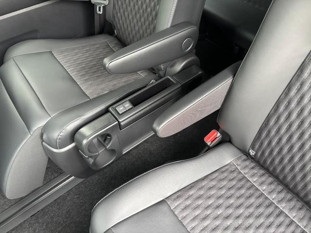 ノア ハイブリッドＳ－Ｚ　メーカー１０．５型ＤＡ　純正１３．２型後席モニター　全方位モニター　トヨタチームメイトアドバンストパーク　ＡＨＳ　ドライビングサポートＰＫＧ　快適利便ＨＩ　ユニバーサルステップ　ＥＴＣ２．０（64枚目）