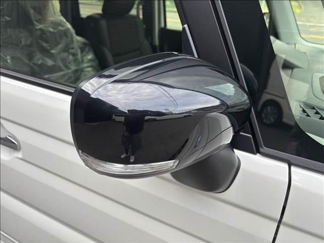 スペーシアカスタム ハイブリッドＸＳターボ　届出済未使用車　スズキセーフティサポート　プッシュスタート　ハーフレザーシート　シートヒーター　両側パワスラ　ＬＥＤヘッド／フォグ／シーケンシャルターンランプ　純正１５インチＡＷ　電格ウインカーミラー（16枚目）