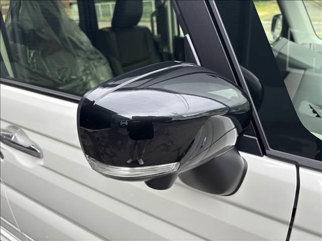 スペーシアカスタム ハイブリッドXSターボ 届出済未使用車 メーカー9インチメモリーナビ 全方位モニター スズキセーフティサポート ハーフレザーシート シートヒーター 両側パワスラ LEDヘッド/フォグ/シーケンシャルターンランプ(18枚目)