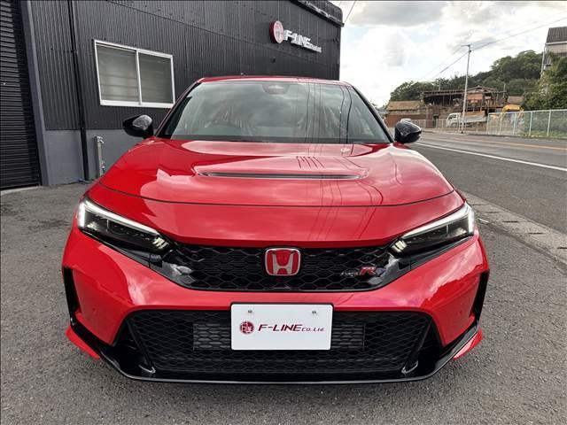 シビック タイプＲ　ワンオーナー　ホンダコネクトディスプレー　Ｂカメラ　ホンダセンシング　専用シート　フルＬＥＤヘッドランプ　純正１９インチＡＷ　専用サスペンション　Ｂｒｅｎｂｏ製ディスクブレーキ　ＥＴＣ２．０（9枚目）