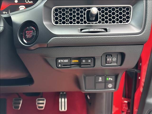 シビック タイプＲ　ワンオーナー　ホンダコネクトディスプレー　Ｂカメラ　ホンダセンシング　専用シート　フルＬＥＤヘッドランプ　純正１９インチＡＷ　専用サスペンション　Ｂｒｅｎｂｏ製ディスクブレーキ　ＥＴＣ２．０（33枚目）
