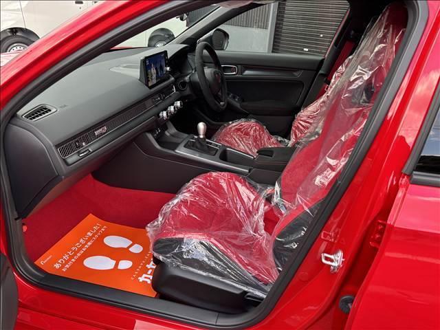 シビック タイプＲ　ワンオーナー　ホンダコネクトディスプレー　Ｂカメラ　ホンダセンシング　専用シート　フルＬＥＤヘッドランプ　純正１９インチＡＷ　専用サスペンション　Ｂｒｅｎｂｏ製ディスクブレーキ　ＥＴＣ２．０（46枚目）
