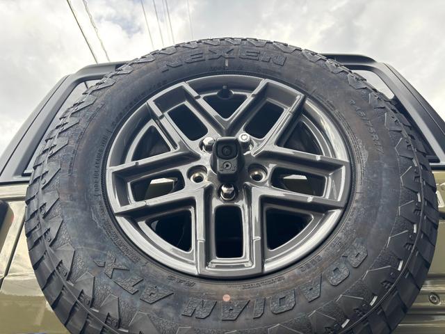 ジープ・ラングラーアンリミテッド スポーツ　’４１エディション　国内１５０台限定車　専用フェンダーデカール　専用Ｗｉｌｌｙｓウインドウデカール　専用Ｏｎｅ　ｏｆ‘４１バッジ　Ｏｎｅ　ｏｆ‘４１ジープオリジナルキーチェーン　ＰＯＬｅＲ×ＪＥＥＰトートバックパック（16枚目）