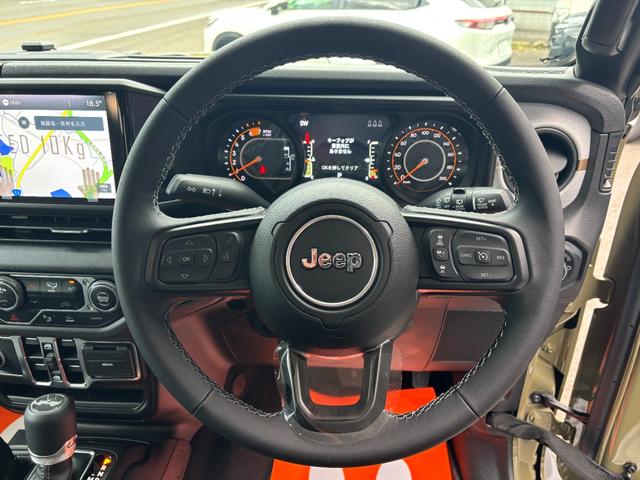 ジープ・ラングラーアンリミテッド スポーツ　’４１エディション　国内１５０台限定車　専用フェンダーデカール　専用Ｗｉｌｌｙｓウインドウデカール　専用Ｏｎｅ　ｏｆ‘４１バッジ　Ｏｎｅ　ｏｆ‘４１ジープオリジナルキーチェーン　ＰＯＬｅＲ×ＪＥＥＰトートバックパック（26枚目）