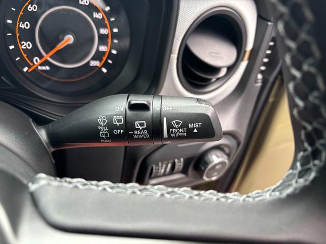 ジープ・ラングラーアンリミテッド スポーツ　’４１エディション　国内１５０台限定車　専用フェンダーデカール　専用Ｗｉｌｌｙｓウインドウデカール　専用Ｏｎｅ　ｏｆ‘４１バッジ　Ｏｎｅ　ｏｆ‘４１ジープオリジナルキーチェーン　ＰＯＬｅＲ×ＪＥＥＰトートバックパック（28枚目）