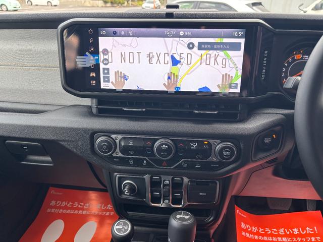 ジープ・ラングラーアンリミテッド スポーツ　’４１エディション　国内１５０台限定車　専用フェンダーデカール　専用Ｗｉｌｌｙｓウインドウデカール　専用Ｏｎｅ　ｏｆ‘４１バッジ　Ｏｎｅ　ｏｆ‘４１ジープオリジナルキーチェーン　ＰＯＬｅＲ×ＪＥＥＰトートバックパック（34枚目）