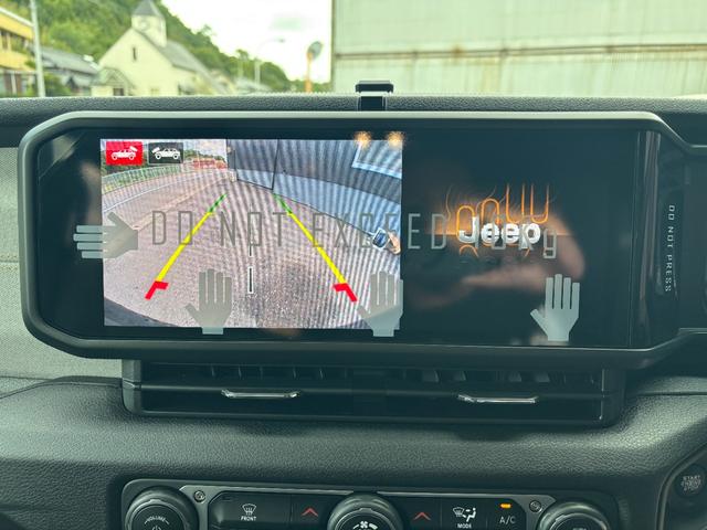 ジープ・ラングラーアンリミテッド スポーツ　’４１エディション　国内１５０台限定車　専用フェンダーデカール　専用Ｗｉｌｌｙｓウインドウデカール　専用Ｏｎｅ　ｏｆ‘４１バッジ　Ｏｎｅ　ｏｆ‘４１ジープオリジナルキーチェーン　ＰＯＬｅＲ×ＪＥＥＰトートバックパック（37枚目）