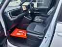 ハイブリッドＳ－Ｚ　メーカー１０．５型ナビ　全方位モニター　アドバンストパーク／ドライブ　ＢＳＭ　ＡＨＳ　ＨＵＤ　デジタルインナーミラー　快適利便ＨＩ　ユニバーサルステップ　スペアタイヤ　寒冷地仕様　純正フロアマット（57枚目）