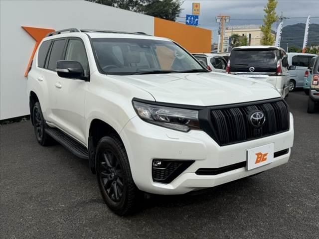 ランドクルーザープラド ＴＸ　Ｌパッケージ　マットブラックエディション　後期　４ＷＤ　ムーンルーフ　純ＯＰナビ　パノラマモニター　セーフティセンス　パーキングサポートブレーキ　ＬＥＤヘッド　ルーフレール　純１８インチＡＷ　ベージュ革シート　スマートキー　ＥＴＣ　ドラレコ（8枚目）