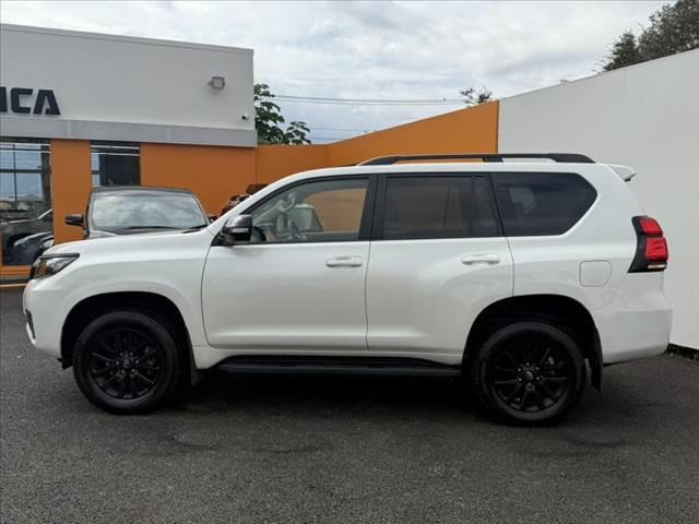 ランドクルーザープラド ＴＸ　Ｌパッケージ　マットブラックエディション　後期　４ＷＤ　ムーンルーフ　純ＯＰナビ　パノラマモニター　セーフティセンス　パーキングサポートブレーキ　ＬＥＤヘッド　ルーフレール　純１８インチＡＷ　ベージュ革シート　スマートキー　ＥＴＣ　ドラレコ（11枚目）