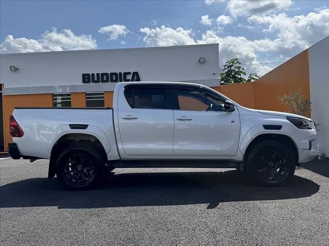 ハイラックス Ｚ　ＧＲスポーツ　後期　４ＷＤ　８インチナビ　ベットライナー　トノカバー　レーダークルコン　３６０度カメラ　パワーシート　アルミペダル　ＲＡＹＳ１８インチホイール　シャークアンテナ　ＥＴＣ　ＬＥＤヘッド　レッドキャリパ（12枚目）