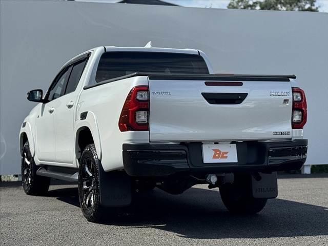 ハイラックス Ｚ　ＧＲスポーツ　後期　４ＷＤ　８インチナビ　ベットライナー　トノカバー　レーダークルコン　３６０度カメラ　パワーシート　アルミペダル　ＲＡＹＳ１８インチホイール　シャークアンテナ　ＥＴＣ　ＬＥＤヘッド　レッドキャリパ（15枚目）