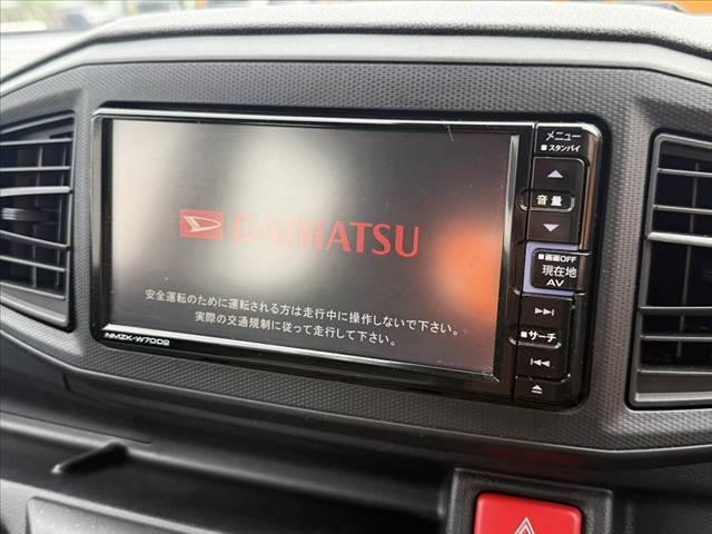 ミライース Ｌ　ＳＡＩＩＩ　スマアシ３　純正ナビ　コーナーセンサー　リモコンキー　Ｂｌｕｅｔｏｏｔｈ　パワードアロック　リアスポイラー　Ａストップ　レベライザー　横滑り防止　ＩＳＯＦＩＸ　マットバイザー　１２Ｖソケット　電格ミラ（3枚目）