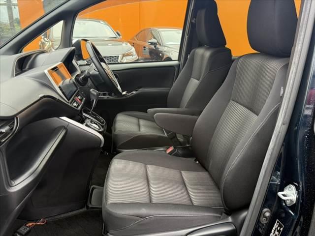 ヴォクシー ＺＳ　煌ＩＩ　禁煙車　後期　１０インチナビ　フリップダウン　セーフティセンス　両電スラ　フルセグ　バックカメラ　クリアランスソナー　ＥＴＣ　ドラレコ　純１６インチＡＷ　ＬＥＤヘッド　スマートキー　クルコン（17枚目）