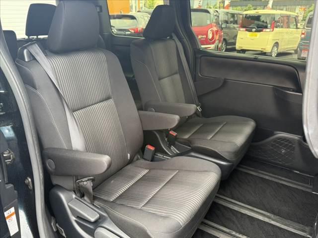 ヴォクシー ＺＳ　煌ＩＩ　禁煙車　後期　１０インチナビ　フリップダウン　セーフティセンス　両電スラ　フルセグ　バックカメラ　クリアランスソナー　ＥＴＣ　ドラレコ　純１６インチＡＷ　ＬＥＤヘッド　スマートキー　クルコン（20枚目）