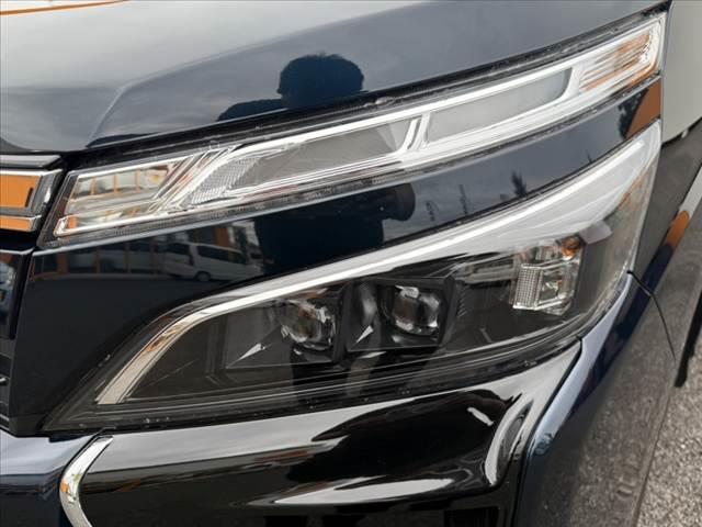 ヴォクシー ＺＳ　煌ＩＩ　禁煙車　後期　１０インチナビ　フリップダウン　セーフティセンス　両電スラ　フルセグ　バックカメラ　クリアランスソナー　ＥＴＣ　ドラレコ　純１６インチＡＷ　ＬＥＤヘッド　スマートキー　クルコン（34枚目）