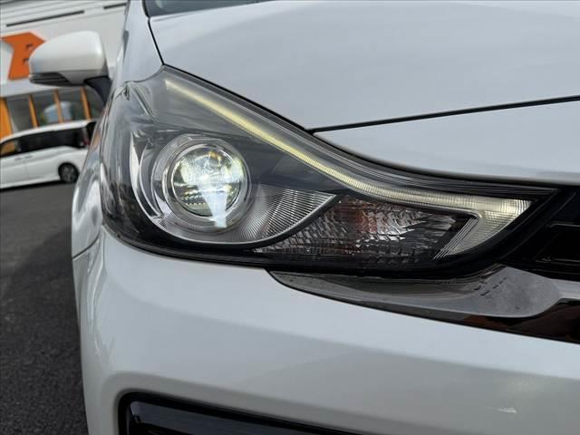 プリウスアルファ Ｓツーリングセレクション・Ｇ’ｓ　禁煙車　後期　９インチナビ　ＦＤモニター　フルセグ　バックカメラ　ＬＥＤヘッド　オートライト　スマートキー　ＥＴＣ　ステリモ　純１８インチＡＷ　ダウンサス　合皮コンビシート　シートリフター　７人乗（32枚目）