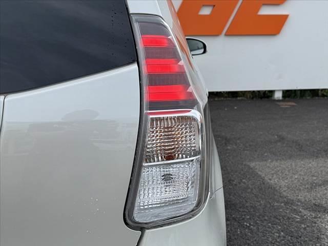 プリウスアルファ Ｓツーリングセレクション・Ｇ’ｓ　禁煙車　後期　９インチナビ　ＦＤモニター　フルセグ　バックカメラ　ＬＥＤヘッド　オートライト　スマートキー　ＥＴＣ　ステリモ　純１８インチＡＷ　ダウンサス　合皮コンビシート　シートリフター　７人乗（35枚目）
