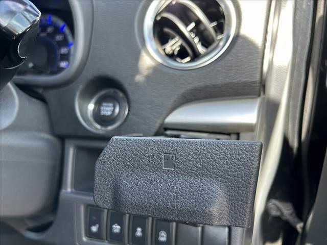 ワゴンR 20周年記念車 レーダーブレーキ HIDヘッド プッシュスタート 誤発進抑制 エネチャージ Aストップ イモビ シートヒーター シートリフター チルトステ アームレスト Aライト 純15インチAW エコクール ESP(29枚目)