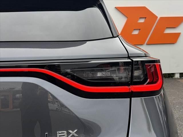 LBX リラックス 禁煙車 HUD セーフティシステム+ BSM パノラミックビューモニター 9.8型ナビ フルセグ LEDヘッド スマートキー Pバックドア ステアヒーター パドルシフト Pシート シートヒーター ETC(35枚目)