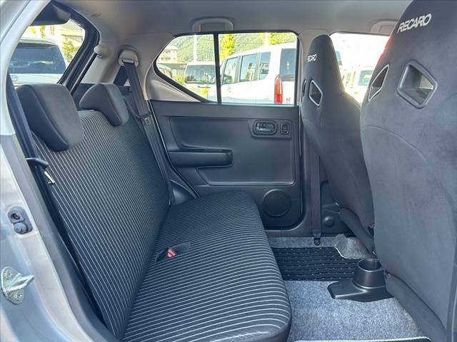 アルトワークス ベースグレード 車検整備付 後期 セーフティサポート ナビ 地デジTV RECAROシート HIDヘッド Aライト プッシュスタート パドルシフト 革巻きステ プライバシーガラス リアワイパー ウィンカーミラー Rスポイラー(19枚目)
