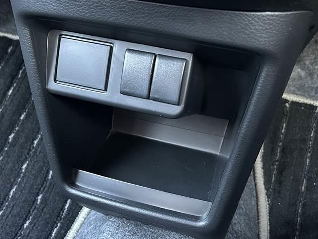 アルトワークス ベースグレード 車検整備付 後期 セーフティサポート ナビ 地デジTV RECAROシート HIDヘッド Aライト プッシュスタート パドルシフト 革巻きステ プライバシーガラス リアワイパー ウィンカーミラー Rスポイラー(24枚目)