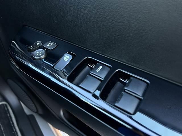 アルトワークス ベースグレード 車検整備付 後期 セーフティサポート ナビ 地デジTV RECAROシート HIDヘッド Aライト プッシュスタート パドルシフト 革巻きステ プライバシーガラス リアワイパー ウィンカーミラー Rスポイラー(30枚目)