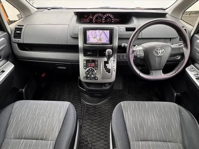 ヴォクシー ZS 煌II 禁煙車 後期 ナビ 地デジTV バックカメラ 両電スラ HIDヘッド オートライト フォグ スマートキー 純16インチAW ウィンカーミラー 革巻ステ パドルシフト イモビ アームレスト シートリフター(2枚目)