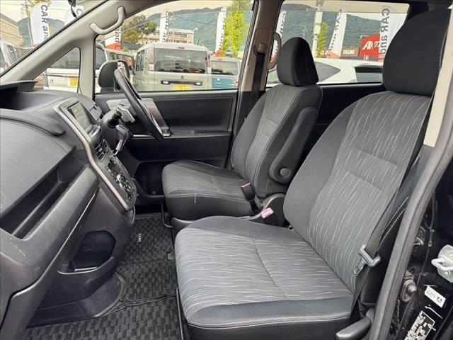 ヴォクシー ZS 煌II 禁煙車 後期 ナビ 地デジTV バックカメラ 両電スラ HIDヘッド オートライト フォグ スマートキー 純16インチAW ウィンカーミラー 革巻ステ パドルシフト イモビ アームレスト シートリフター(17枚目)