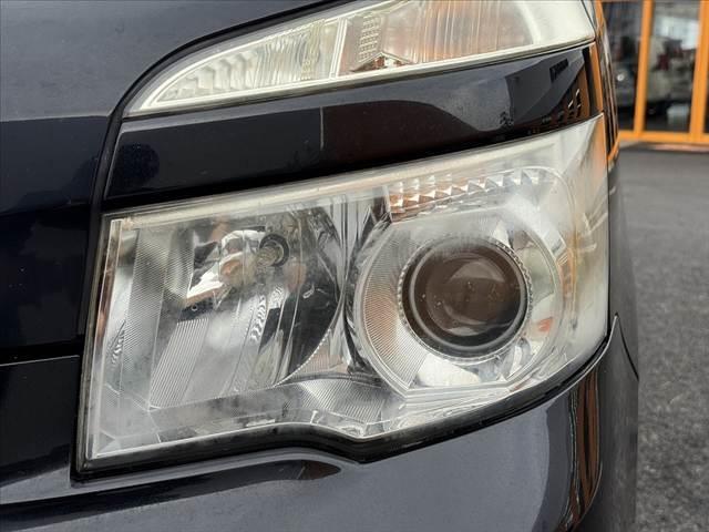 ヴォクシー ZS 煌II 禁煙車 後期 ナビ 地デジTV バックカメラ 両電スラ HIDヘッド オートライト フォグ スマートキー 純16インチAW ウィンカーミラー 革巻ステ パドルシフト イモビ アームレスト シートリフター(31枚目)