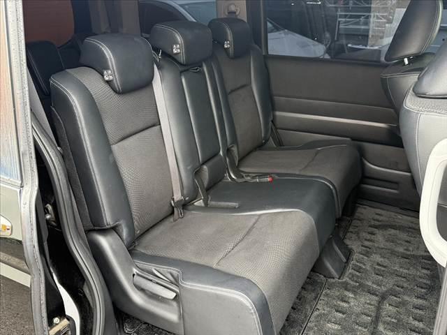 ステップワゴンスパーダ Z クールスピリット 禁煙車 両側パワスラ 9インチナビ フルセグ バックカメラ ドラレコ クルコン Wエアバック Aストップ HIDヘッド Aライト ETC 純正17インチAW オートエアコン スマートキー イモビ(20枚目)