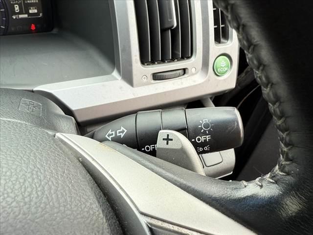 ステップワゴンスパーダ Z クールスピリット 禁煙車 両側パワスラ 9インチナビ フルセグ バックカメラ ドラレコ クルコン Wエアバック Aストップ HIDヘッド Aライト ETC 純正17インチAW オートエアコン スマートキー イモビ(30枚目)