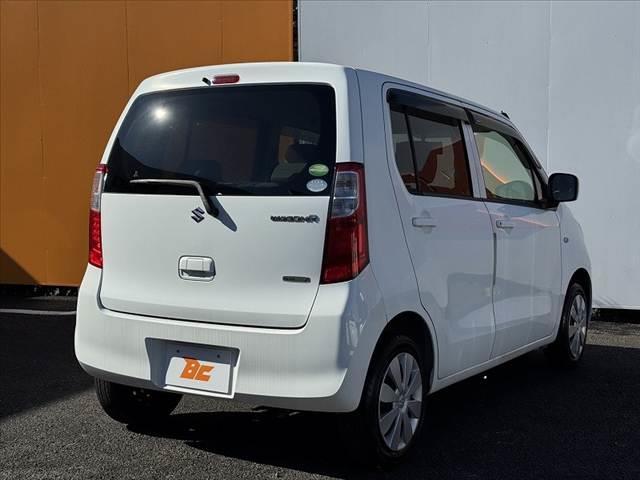 ワゴンR FX 車検整備付 オーディオ オートエアコン アイドリングストップ リモコンキー レベライザー 電格ミラー バニティミラー アームレスト シートアンダーボックス マットバイザー リアワイパー ISOーFIX(13枚目)